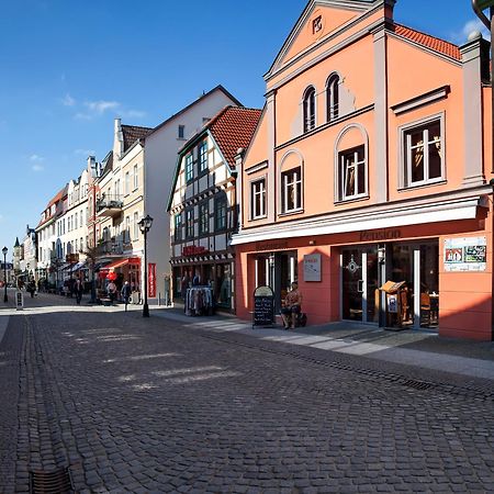 U-Nautic Restaurant & Pension Hotell Waren  Eksteriør bilde